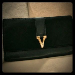 VINCE Modern V Calf Hair And Leather Pouchette Clu